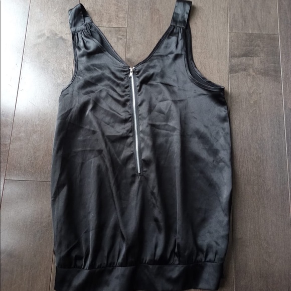 THANX COLLECTION Black Satin Zip Sleeveless Blouse - Picture 2 of 5